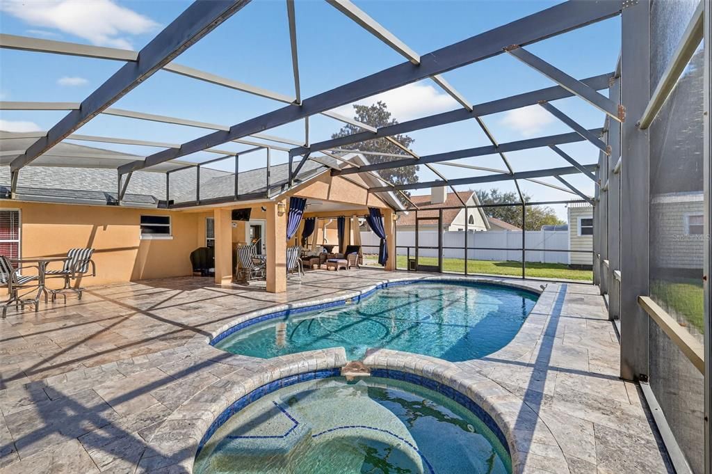 Active With Contract: $375,000 (3 beds, 2 baths, 1394 Square Feet)