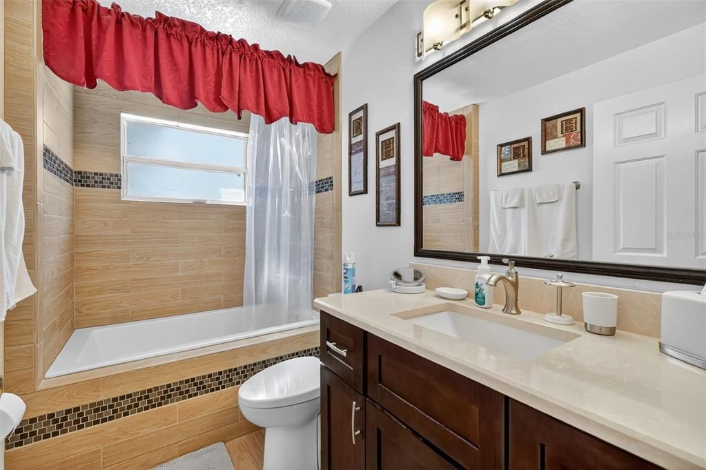 Active With Contract: $375,000 (3 beds, 2 baths, 1394 Square Feet)