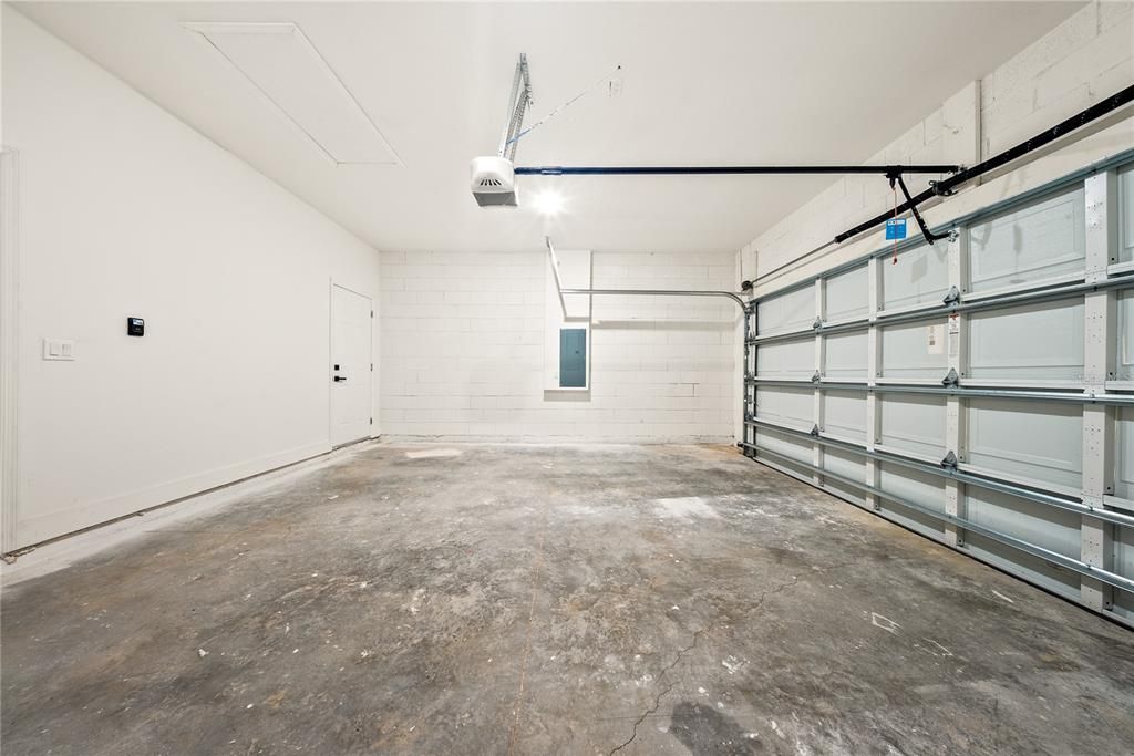 待售: $308,000 (4 贝兹, 2 浴室, 1560 平方英尺)