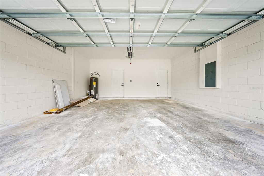 待售: $308,000 (4 贝兹, 2 浴室, 1560 平方英尺)