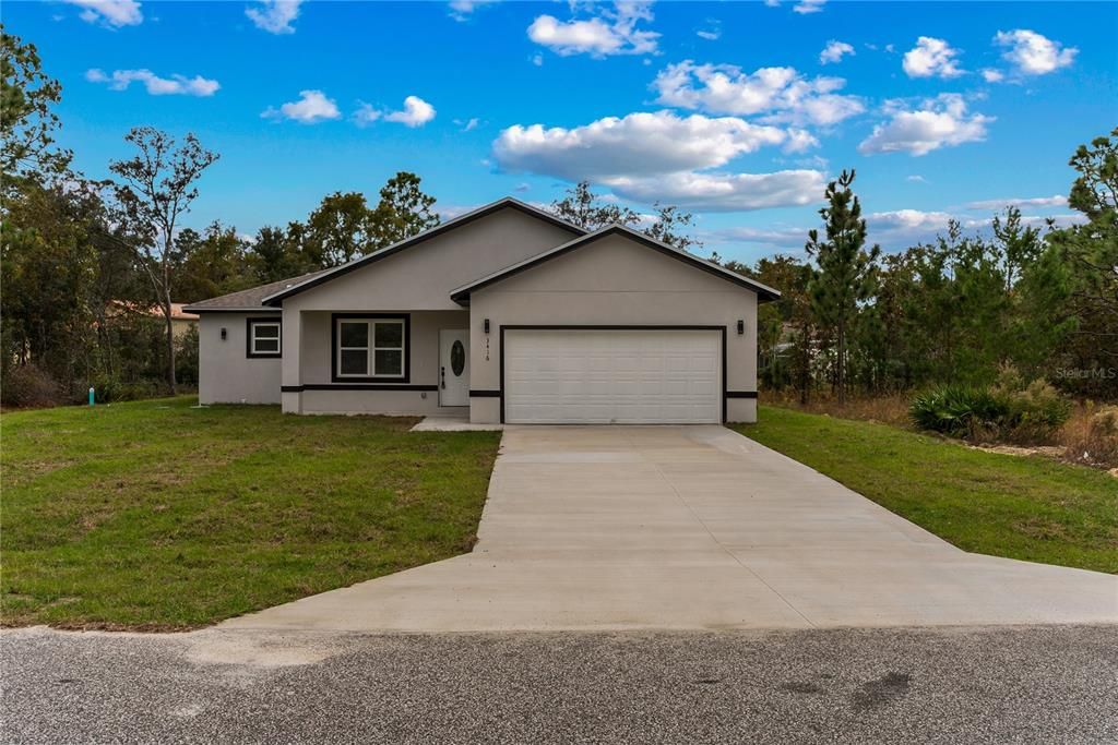 待售: $308,000 (4 贝兹, 2 浴室, 1560 平方英尺)