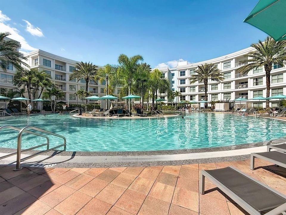 For Sale: $230,000 (2 beds, 2 baths, 1067 Square Feet)