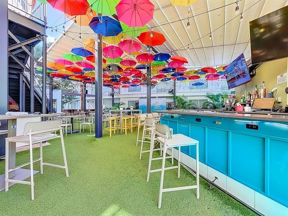 For Sale: $230,000 (2 beds, 2 baths, 1067 Square Feet)