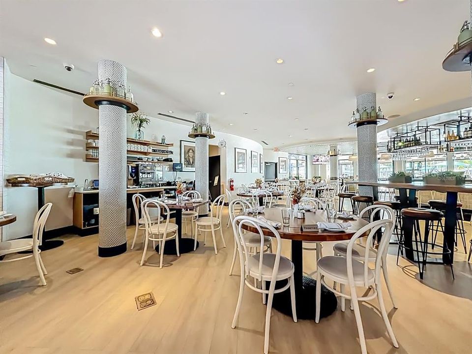 For Sale: $230,000 (2 beds, 2 baths, 1067 Square Feet)