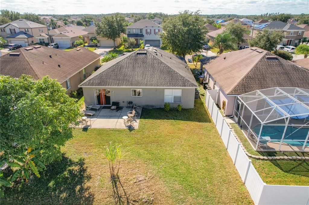 合同活跃: $298,900 (3 贝兹, 2 浴室, 1553 平方英尺)