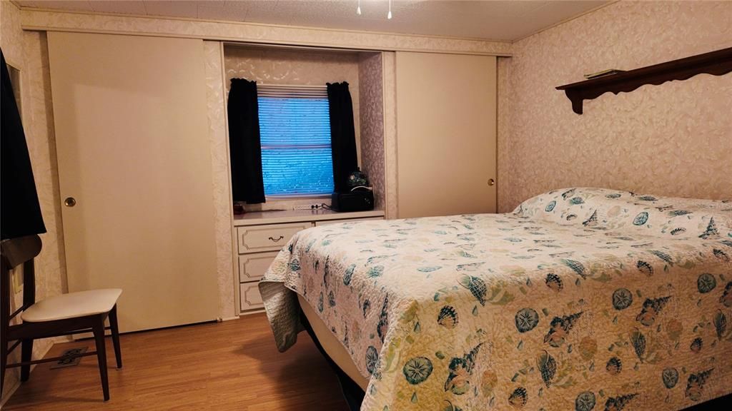 待售: $95,000 (2 贝兹, 2 浴室, 1118 平方英尺)