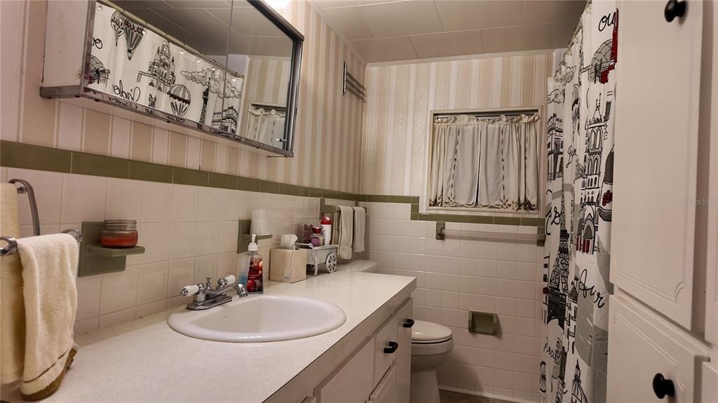 For Sale: $95,000 (2 beds, 2 baths, 1118 Square Feet)