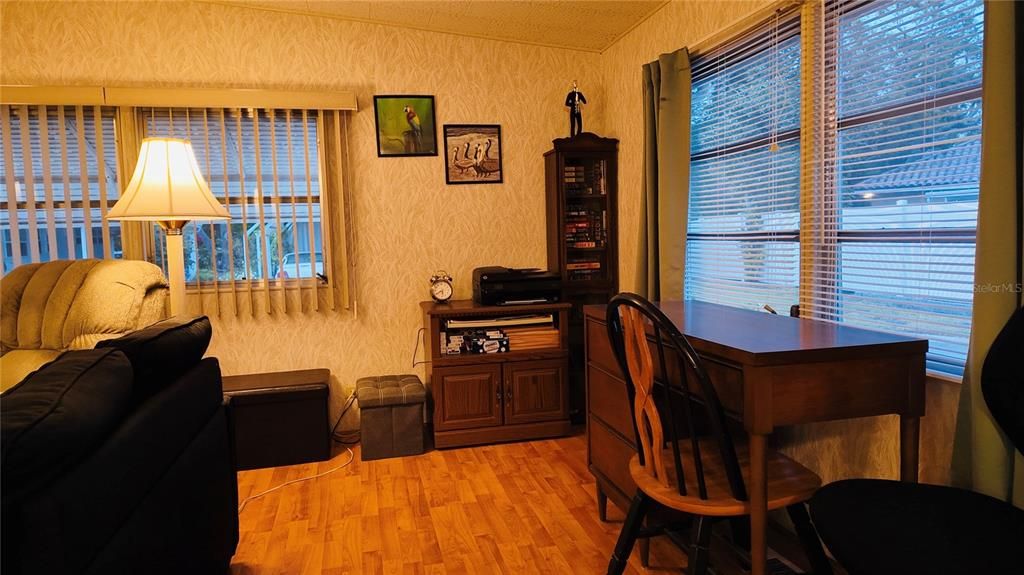 For Sale: $95,000 (2 beds, 2 baths, 1118 Square Feet)