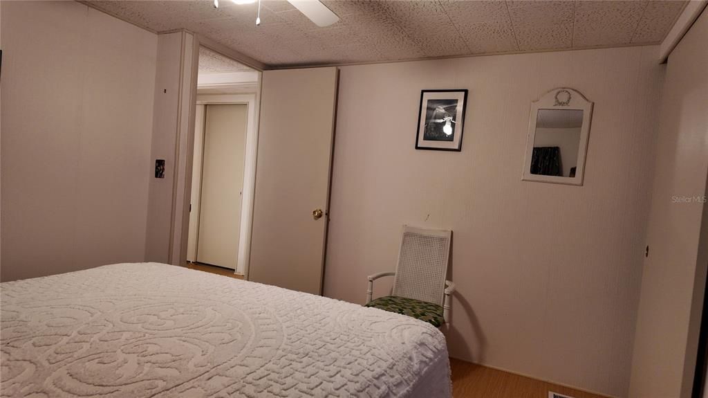 待售: $95,000 (2 贝兹, 2 浴室, 1118 平方英尺)