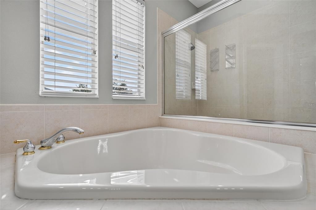 En Venta: $499,900 (5 camas, 3 baños, 2853 Pies cuadrados)