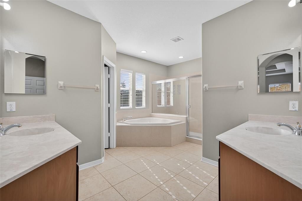 En Venta: $499,900 (5 camas, 3 baños, 2853 Pies cuadrados)