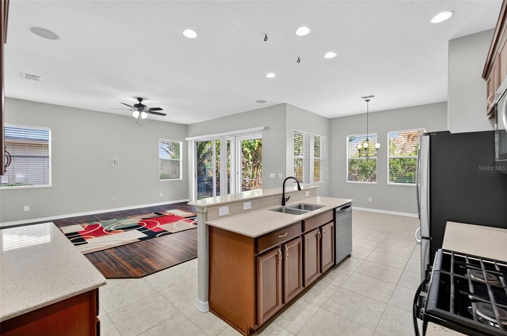 En Venta: $499,900 (5 camas, 3 baños, 2853 Pies cuadrados)