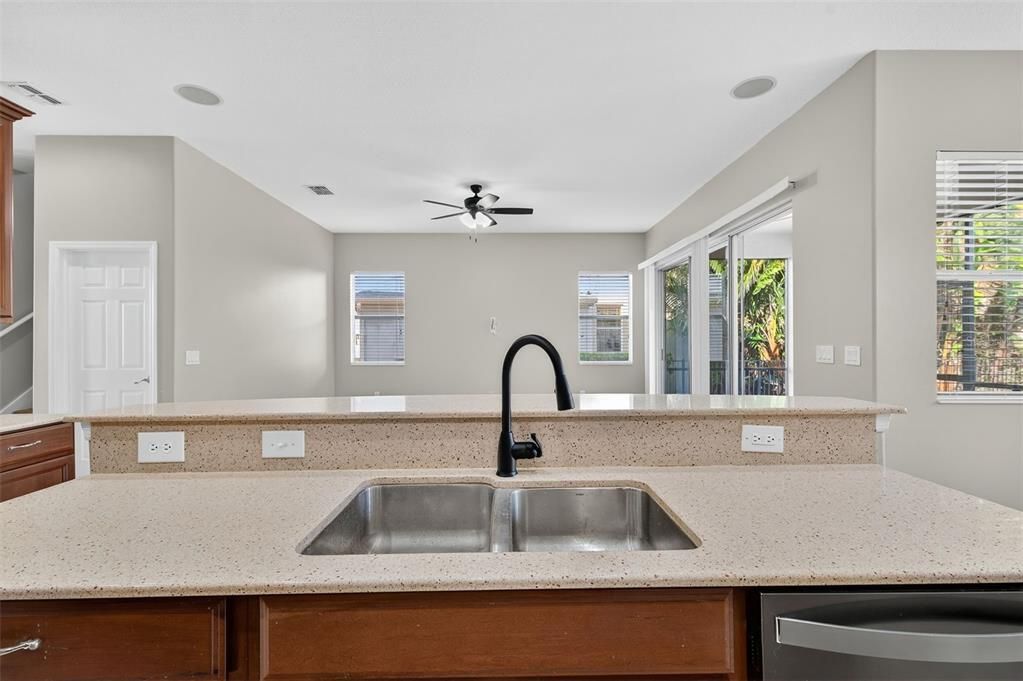 En Venta: $499,900 (5 camas, 3 baños, 2853 Pies cuadrados)