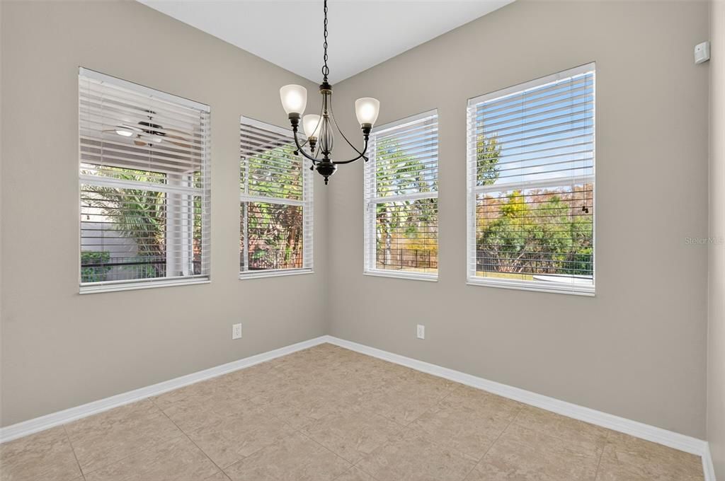 En Venta: $499,900 (5 camas, 3 baños, 2853 Pies cuadrados)