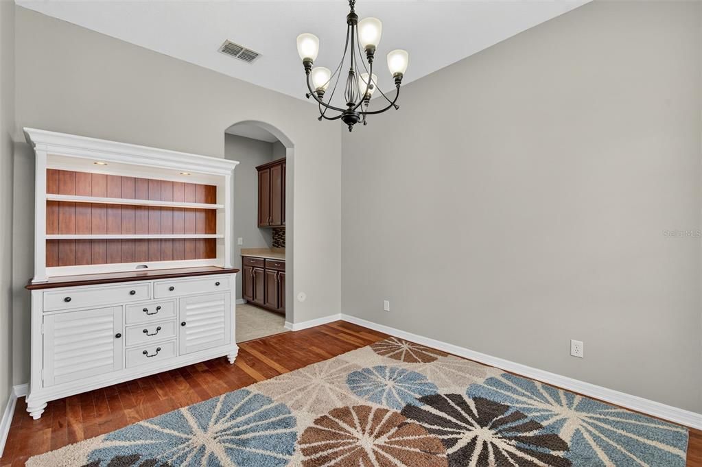 En Venta: $499,900 (5 camas, 3 baños, 2853 Pies cuadrados)