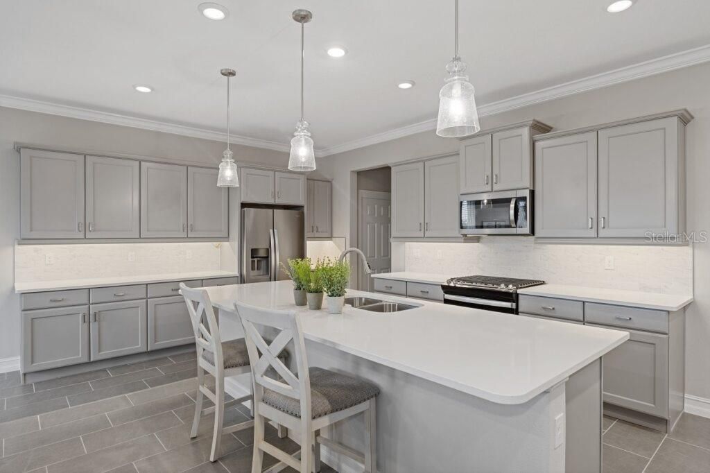 Activo con contrato: $420,990 (3 camas, 2 baños, 2023 Pies cuadrados)