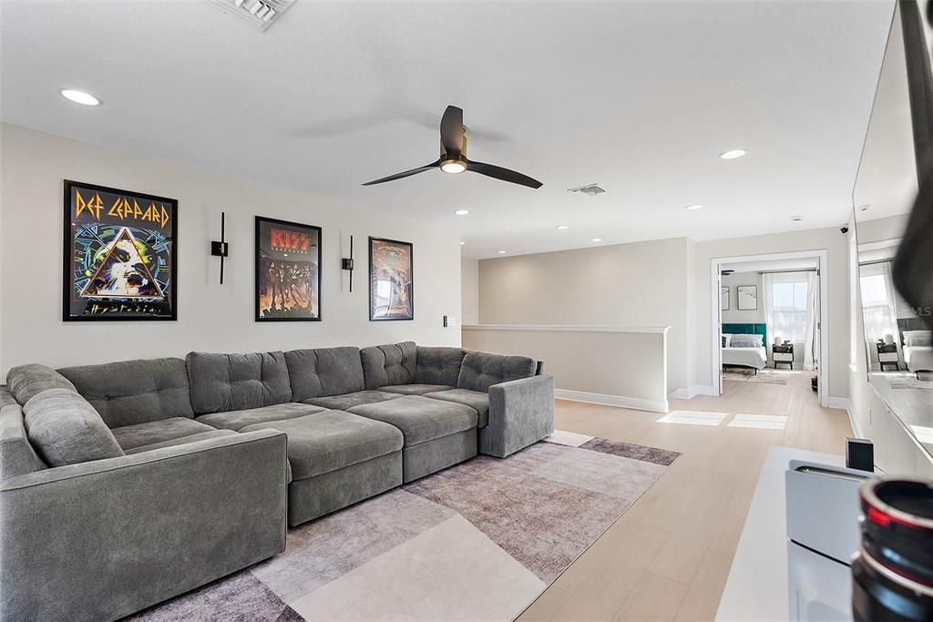 En Venta: $665,000 (5 camas, 3 baños, 3410 Pies cuadrados)