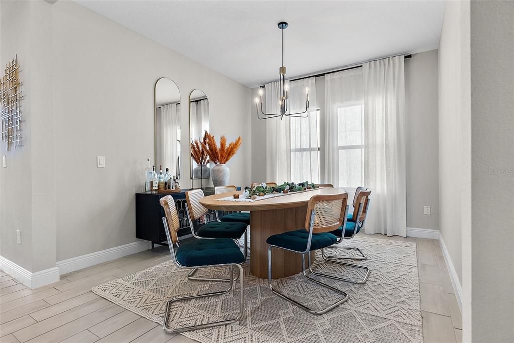 En Venta: $665,000 (5 camas, 3 baños, 3410 Pies cuadrados)