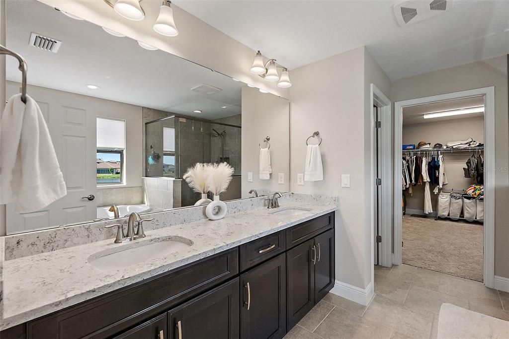 En Venta: $665,000 (5 camas, 3 baños, 3410 Pies cuadrados)