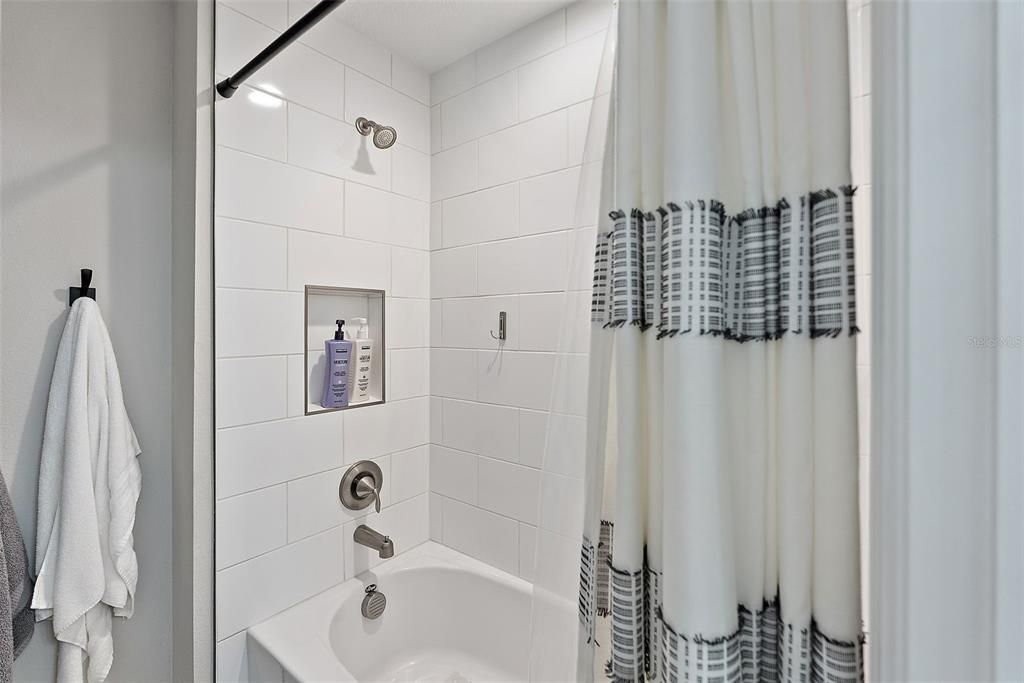 En Venta: $665,000 (5 camas, 3 baños, 3410 Pies cuadrados)