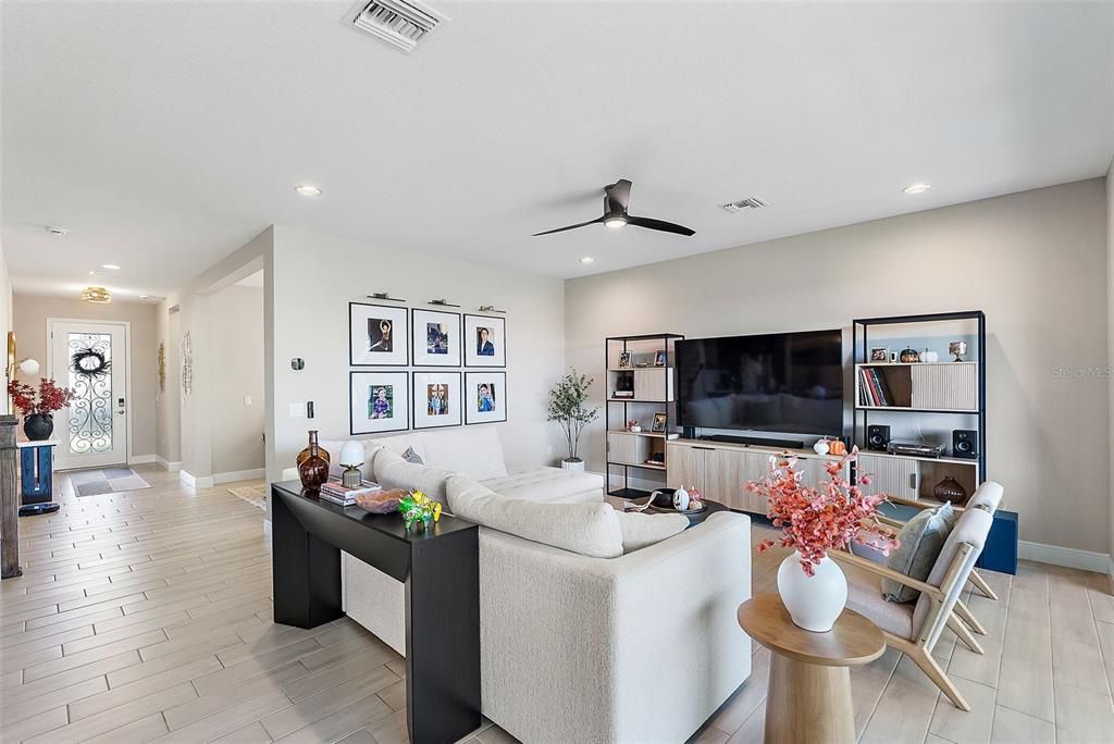 En Venta: $665,000 (5 camas, 3 baños, 3410 Pies cuadrados)