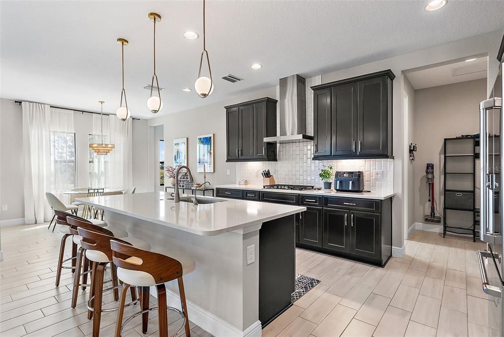 En Venta: $665,000 (5 camas, 3 baños, 3410 Pies cuadrados)