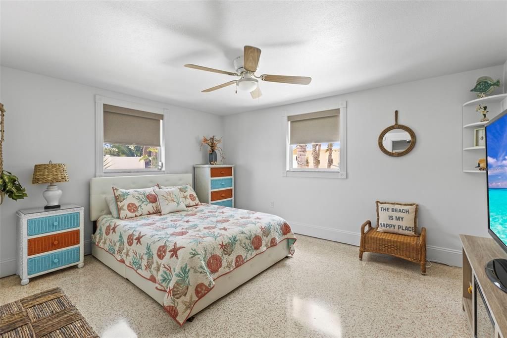 For Sale: $449,900 (3 beds, 2 baths, 1356 Square Feet)