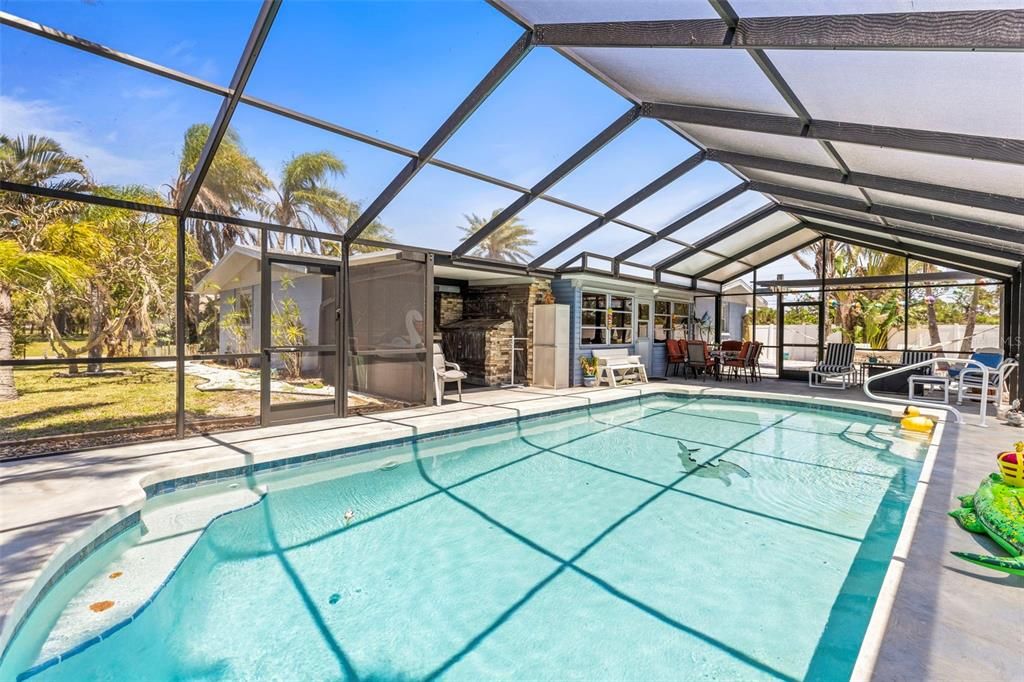 For Sale: $449,900 (3 beds, 2 baths, 1356 Square Feet)