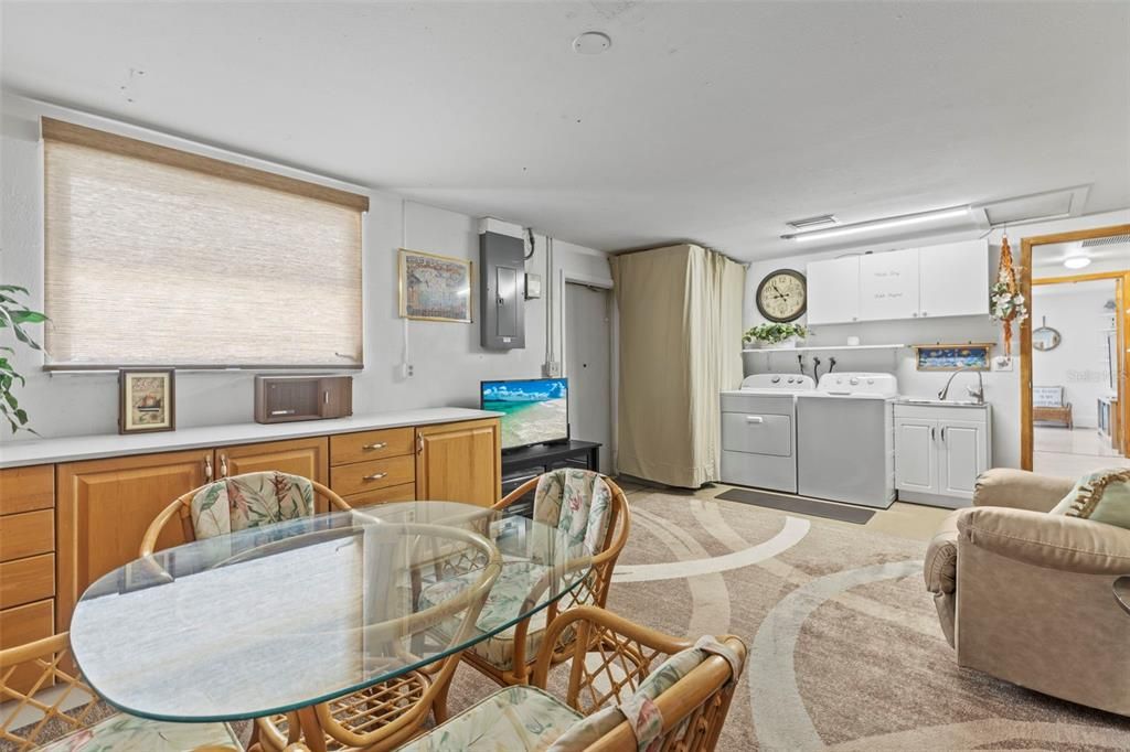 For Sale: $449,900 (3 beds, 2 baths, 1356 Square Feet)