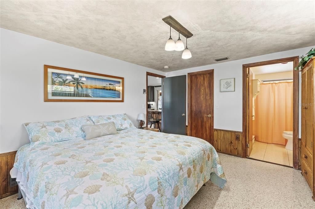 For Sale: $449,900 (3 beds, 2 baths, 1356 Square Feet)