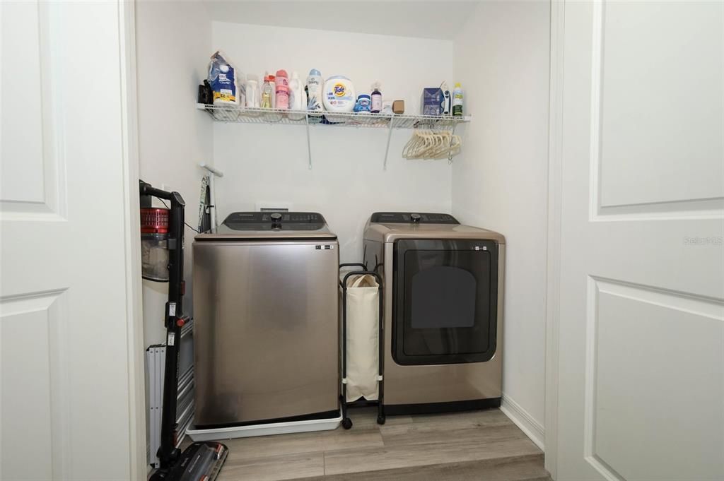 出租: $2,100 (3 贝兹, 2 浴室, 1575 平方英尺)