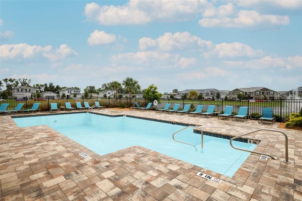 出租: $2,100 (3 贝兹, 2 浴室, 1575 平方英尺)