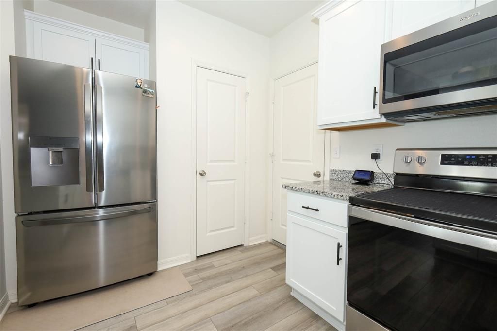 出租: $2,100 (3 贝兹, 2 浴室, 1575 平方英尺)