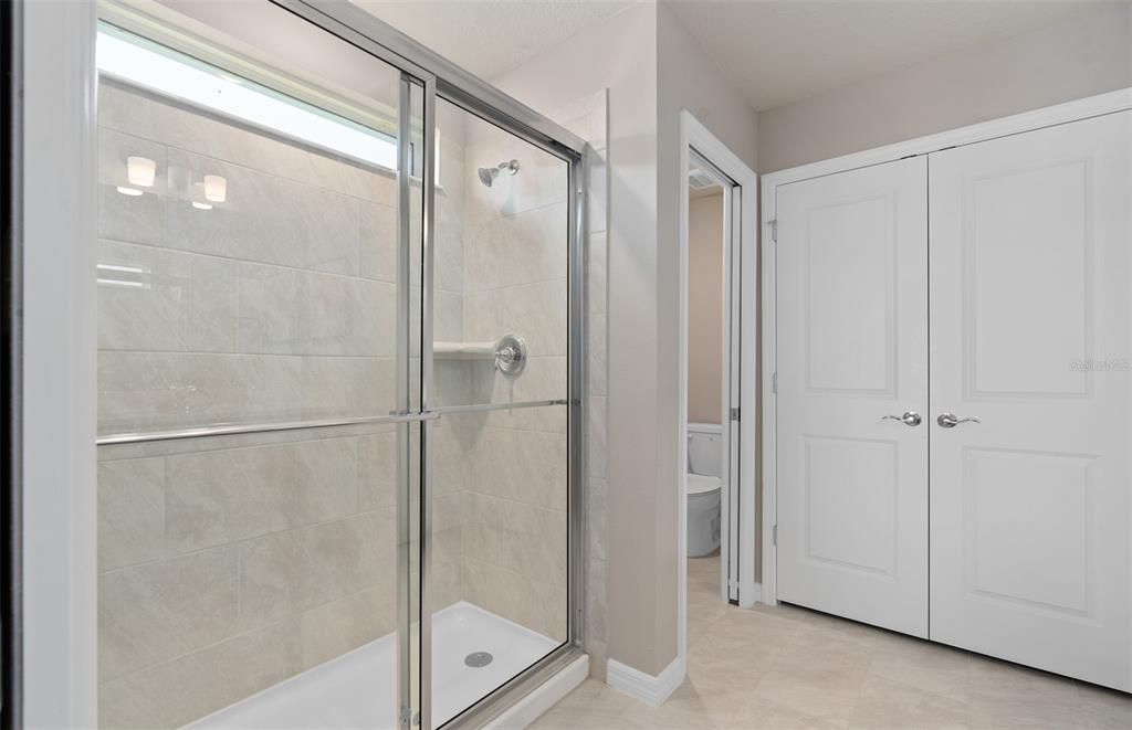 Под контрактом: $749,870 (5 спален, 5 ванн, 2611 Квадратных фут)