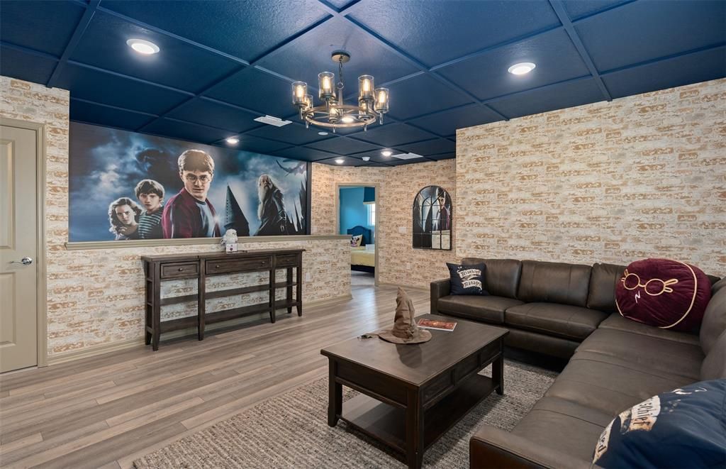 Под контрактом: $749,870 (5 спален, 5 ванн, 2611 Квадратных фут)