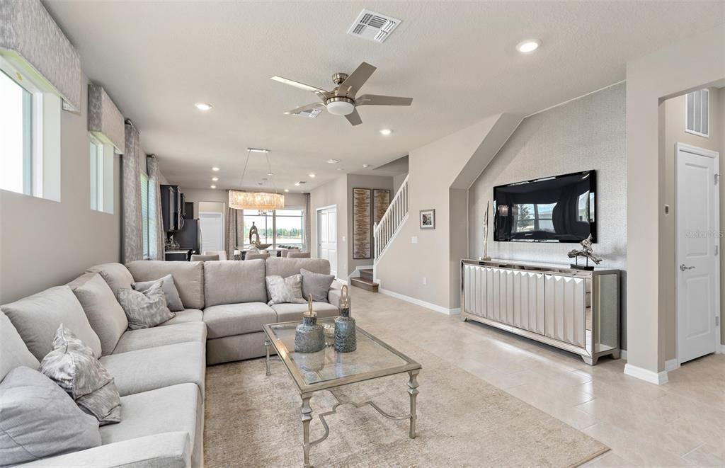 Под контрактом: $749,870 (5 спален, 5 ванн, 2611 Квадратных фут)