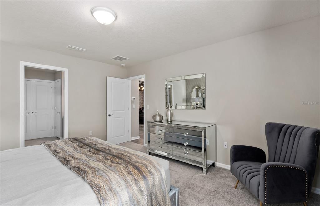 Под контрактом: $749,870 (5 спален, 5 ванн, 2611 Квадратных фут)