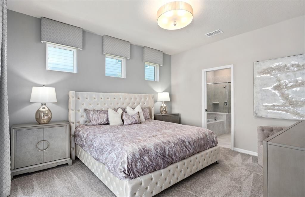 Под контрактом: $749,870 (5 спален, 5 ванн, 2611 Квадратных фут)