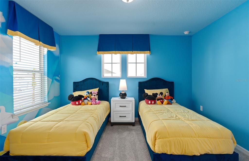 Под контрактом: $749,870 (5 спален, 5 ванн, 2611 Квадратных фут)