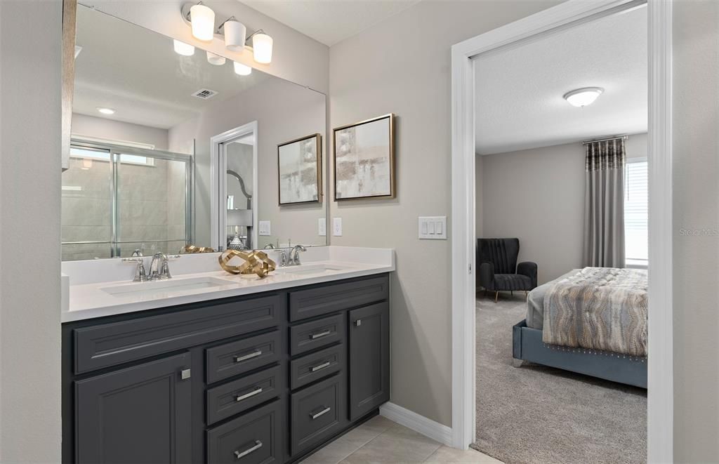 Под контрактом: $749,870 (5 спален, 5 ванн, 2611 Квадратных фут)