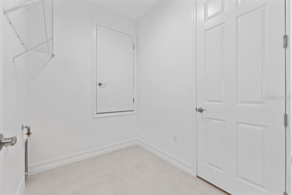 合同活跃: $251,880 (2 贝兹, 2 浴室, 1573 平方英尺)