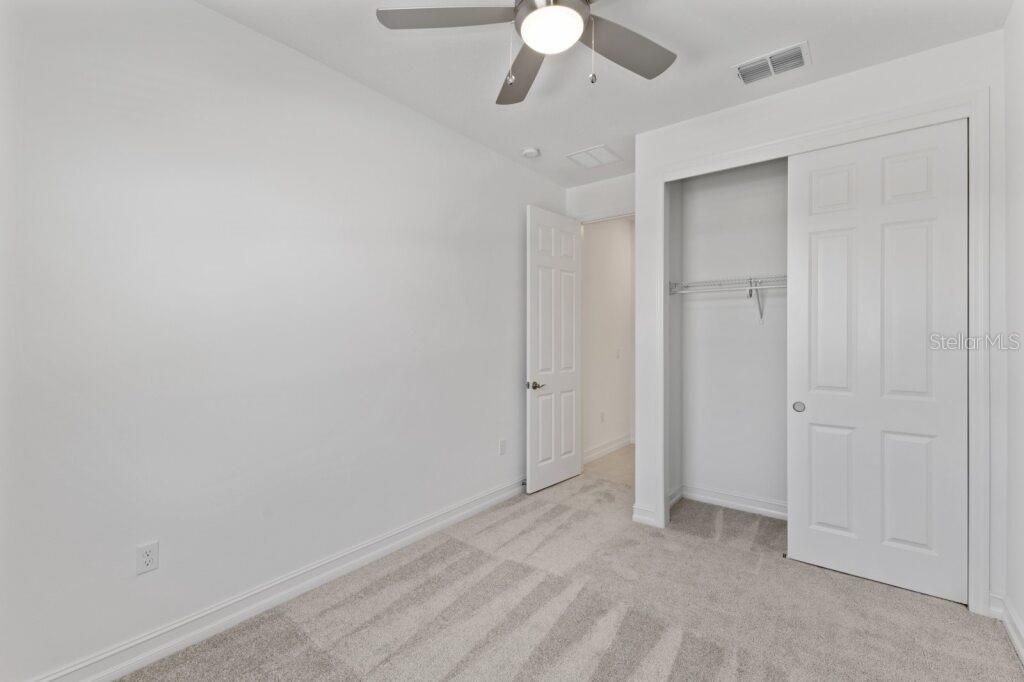 合同活跃: $251,880 (2 贝兹, 2 浴室, 1573 平方英尺)