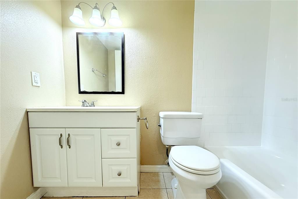 For Sale: $145,000 (2 beds, 2 baths, 1068 Square Feet)