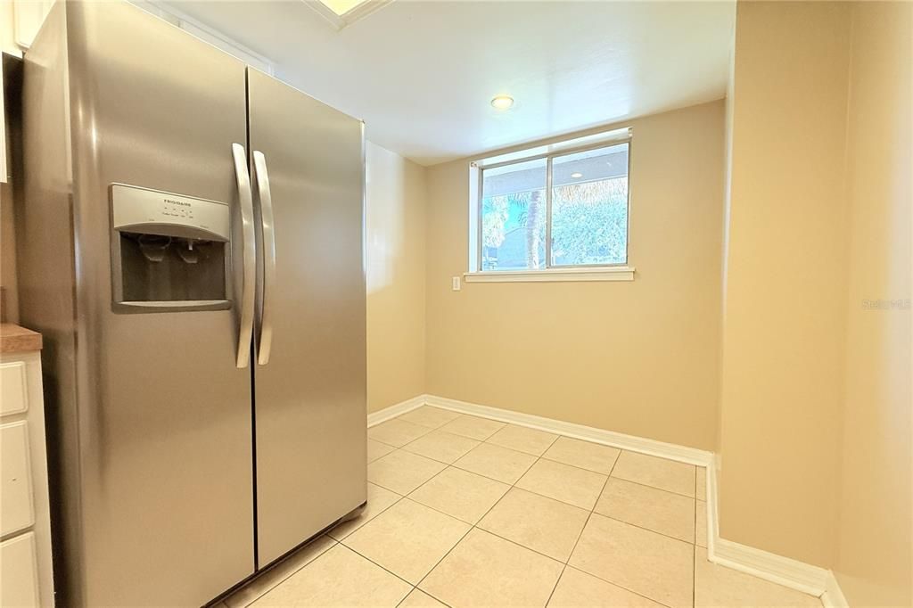For Sale: $145,000 (2 beds, 2 baths, 1068 Square Feet)