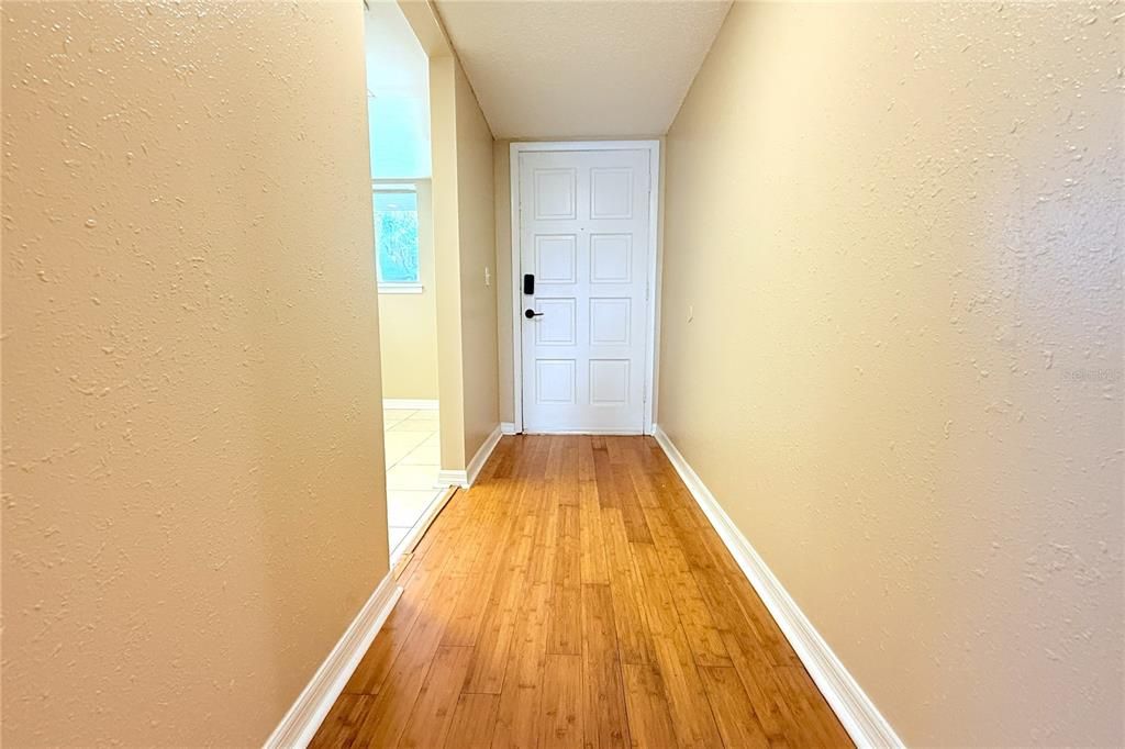 For Sale: $145,000 (2 beds, 2 baths, 1068 Square Feet)