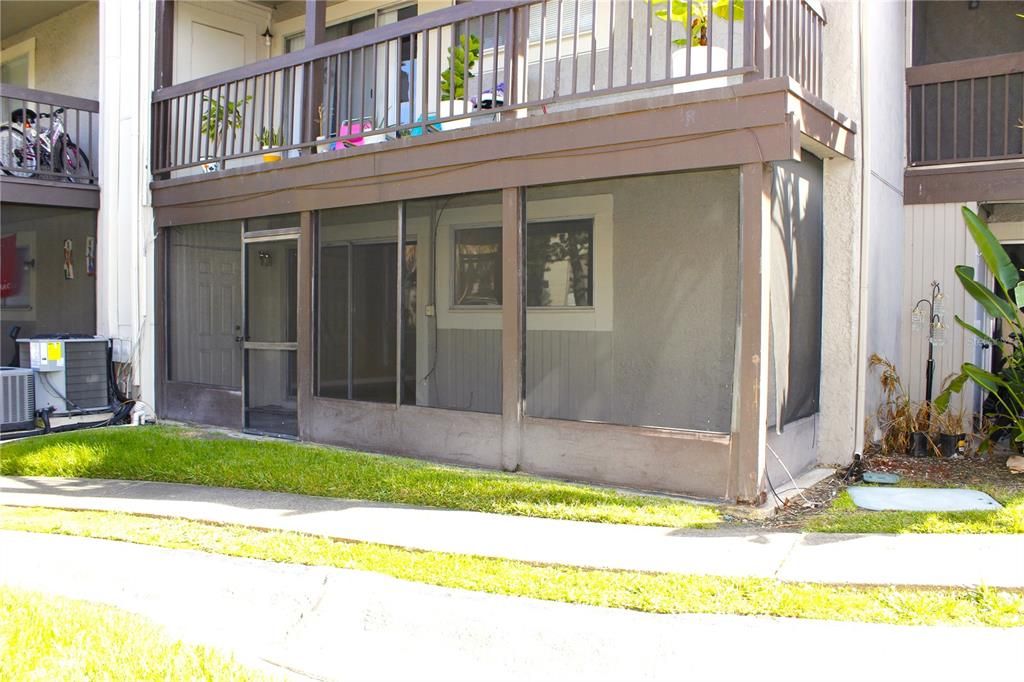 For Sale: $145,000 (2 beds, 2 baths, 1068 Square Feet)