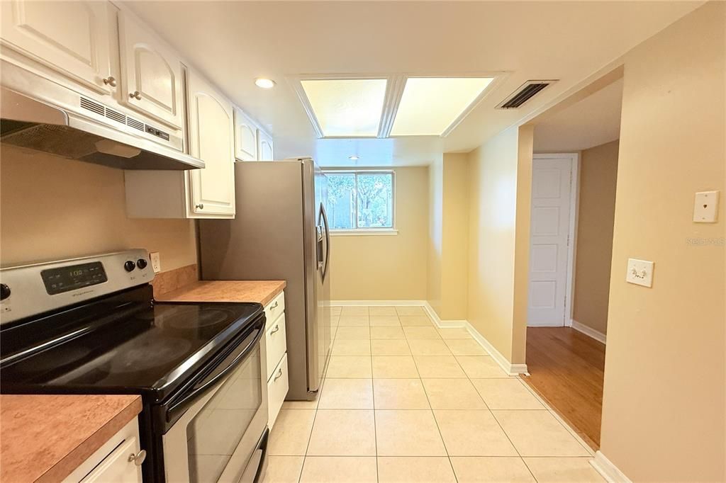 For Sale: $145,000 (2 beds, 2 baths, 1068 Square Feet)