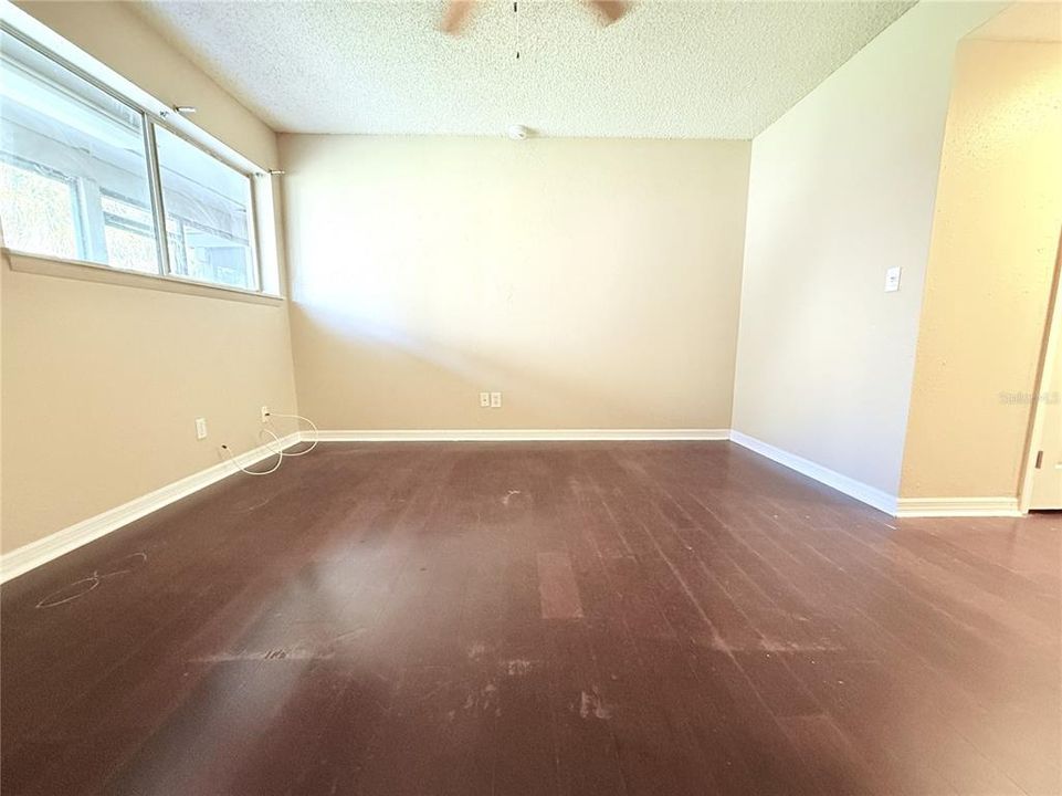 For Sale: $145,000 (2 beds, 2 baths, 1068 Square Feet)