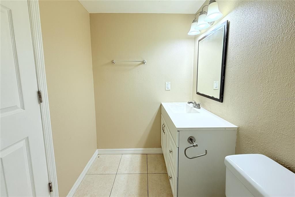 For Sale: $145,000 (2 beds, 2 baths, 1068 Square Feet)
