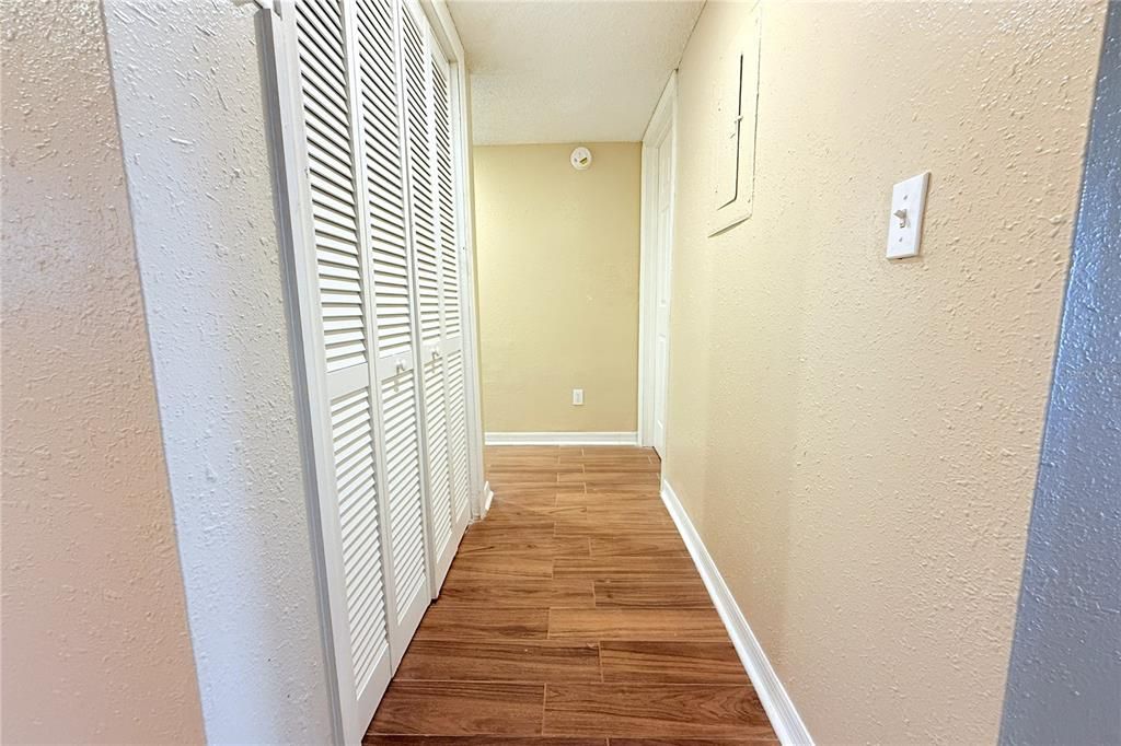 For Sale: $145,000 (2 beds, 2 baths, 1068 Square Feet)